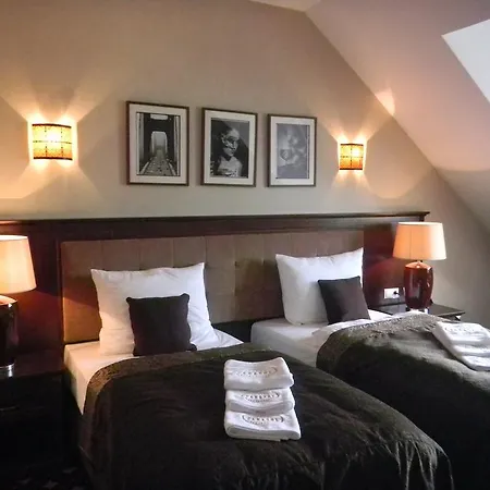 Parasol Hotel 3*